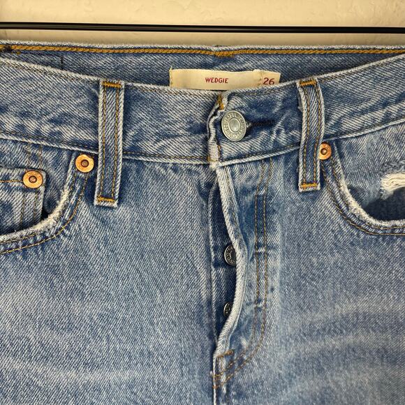 Levi’s Wedgie Medium Wash Straight Leg Button Fly Jeans - Size 26 - Picture 2 of 6